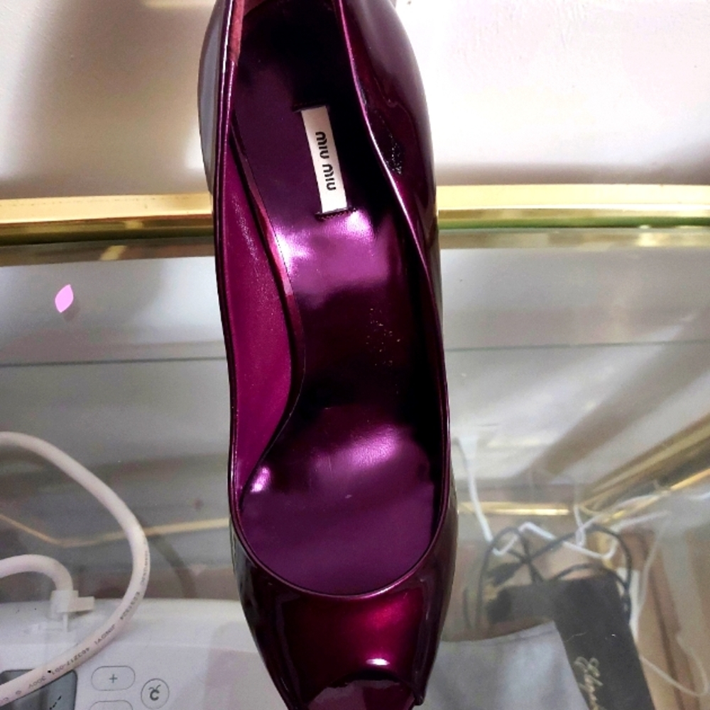 Authentic Mui Mui metallic plum-colored peep toe pumps